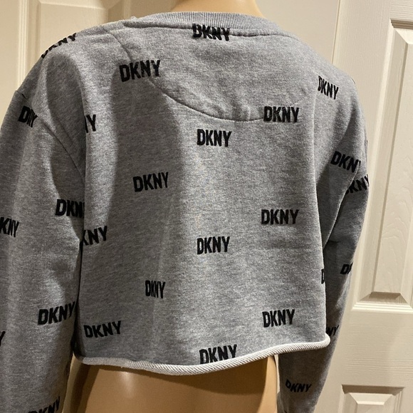 DKNY - Cropped sweater with black logo print Sz M - Picture 15 of 15